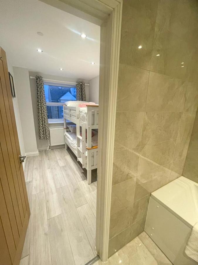 2A Seymour Road Villa Sutton  Exterior photo